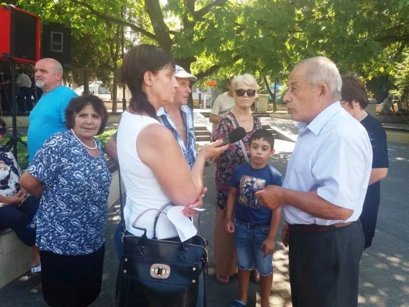 200 стопани протестираха срещу коленето на прасетата