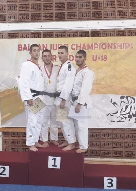 Балкански и държавни медали за джудистите на „Кодокан“ и Спортното училище