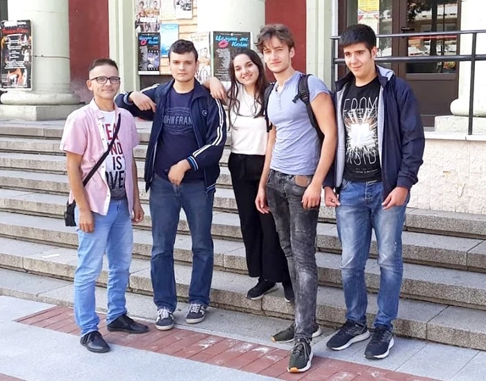 Летящ старт на сезона за Младежки театър „Приятели“