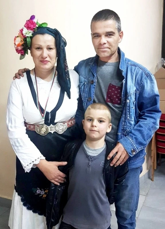 Народна певица със златен медал от „Пиленце пее”