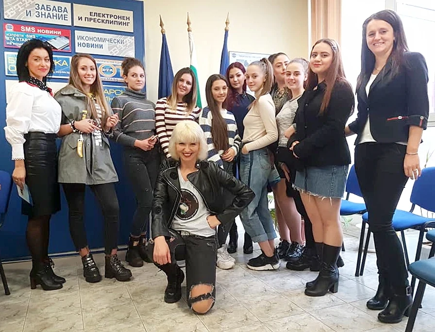Миро подкрепя Ваня за „Най-хубавото се вижда със сърцето”