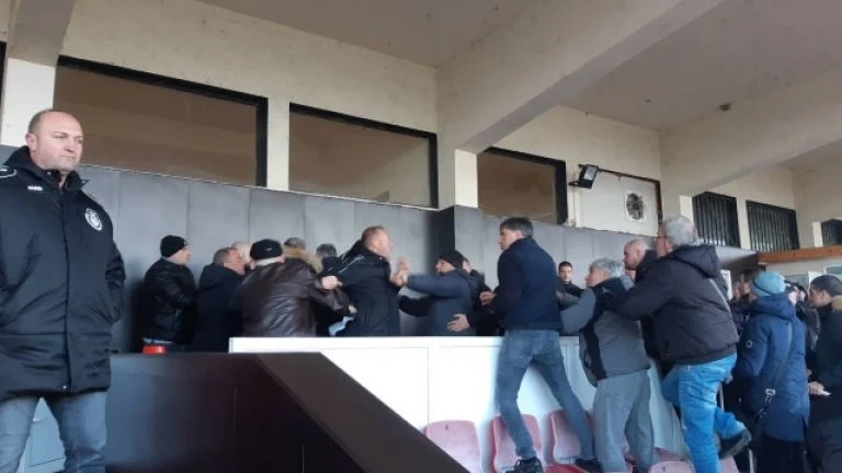 Трима задържани след боя на мача \