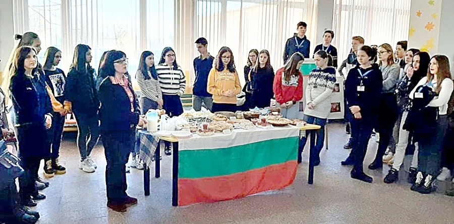 Ученици от 5 държави на гости на езиковата гимназия
