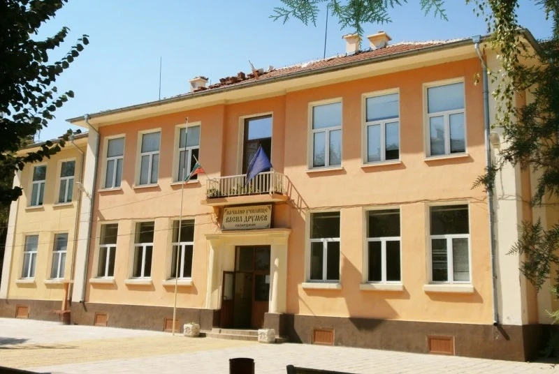 1276 за лечението на Иванела събраха учениците от училище “Васил Друмев”