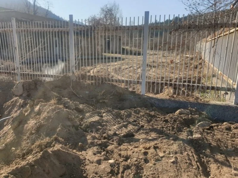 Подменен е част от водопровод за пренос на минерална вода