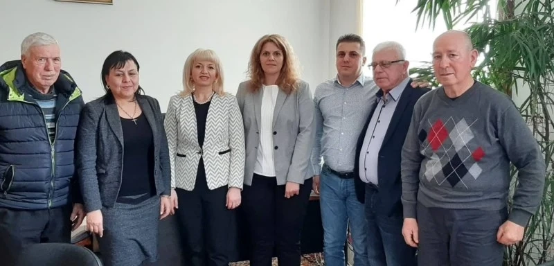 Лозарите и винарите настояват държавата да субсидира производството на грозде