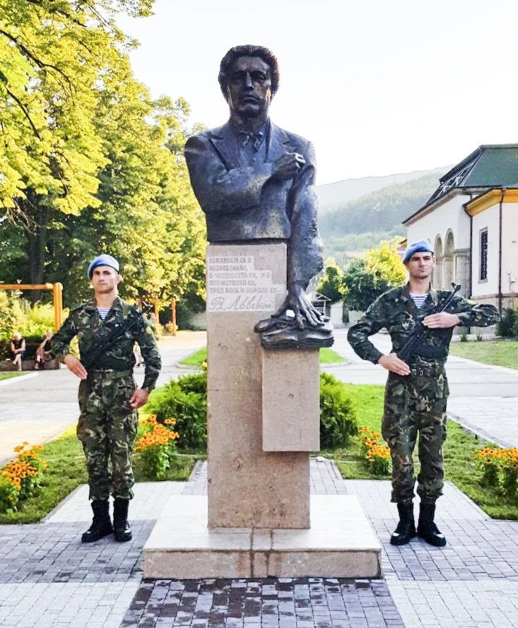 Пещера свежда глава пред делото на Апостола