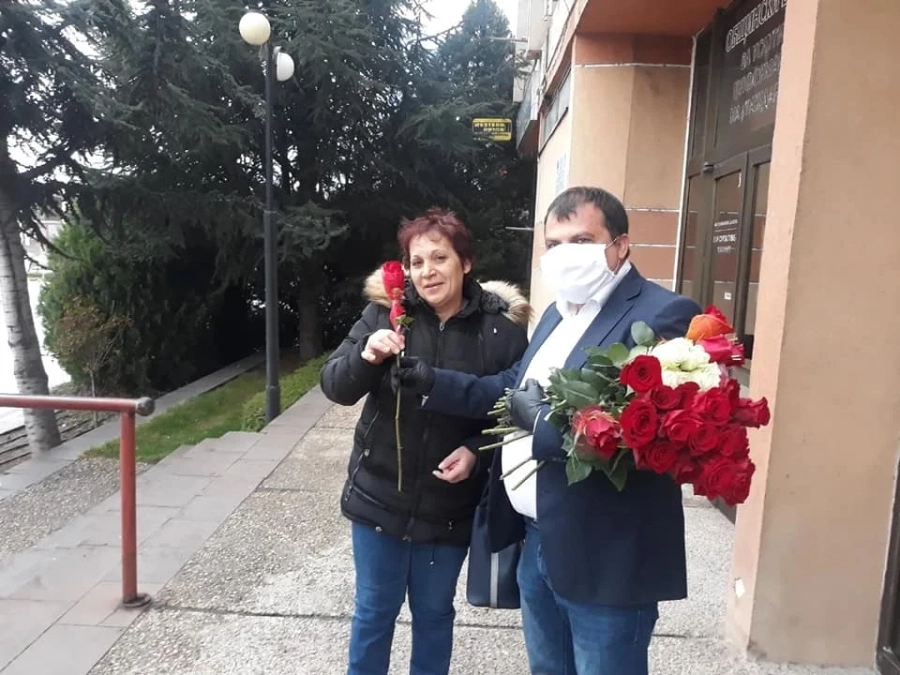 Марин Рачев ще уважи дамите послучай Благовец, лично поздравява работещите на първа линия