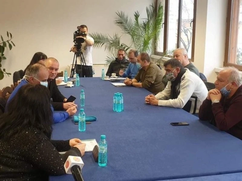 Проведе се среща между кмета д-р Коев и директорите на двете болници във Велинград