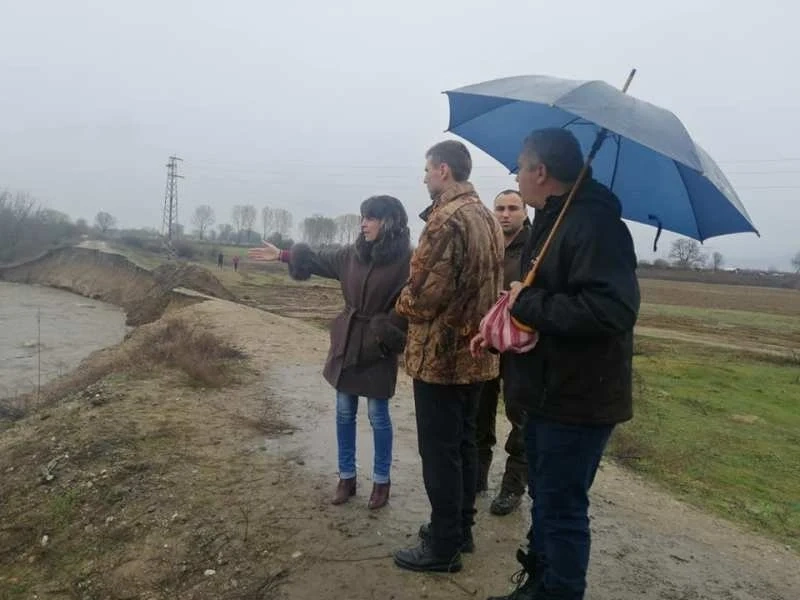 Дъждът разруши 2 диги на Марица, очаква се частично бедствено положение в община Септември