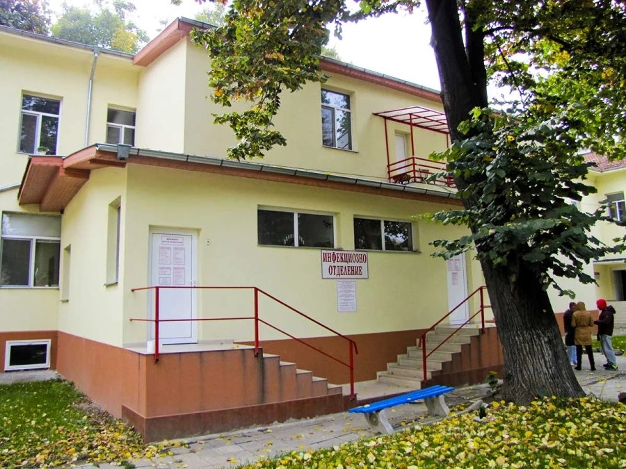 Трима с диагноза COVID-19 – излекувани и изписани
