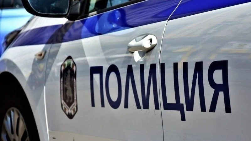 Водач на микробус загина на място, движението по магистралата се отклонява