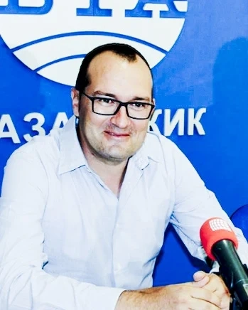 Общински съветник от 12 години дарява мълчешком