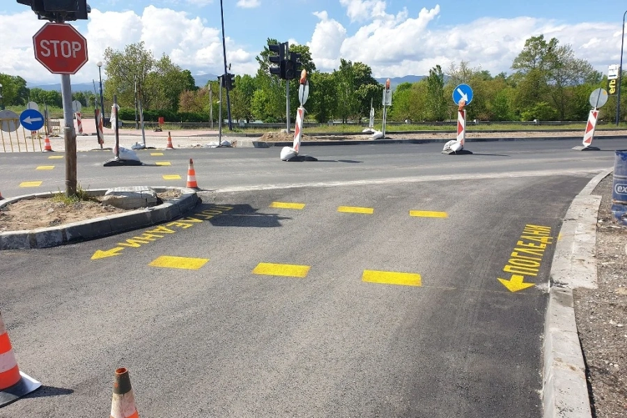 Отвориха кръстовищата на околовръстното, общината полага временна маркировка