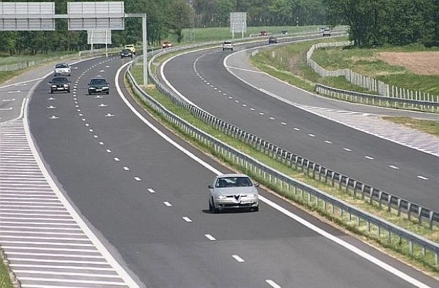 Днес движението от км 80 до км 55 на АМ \