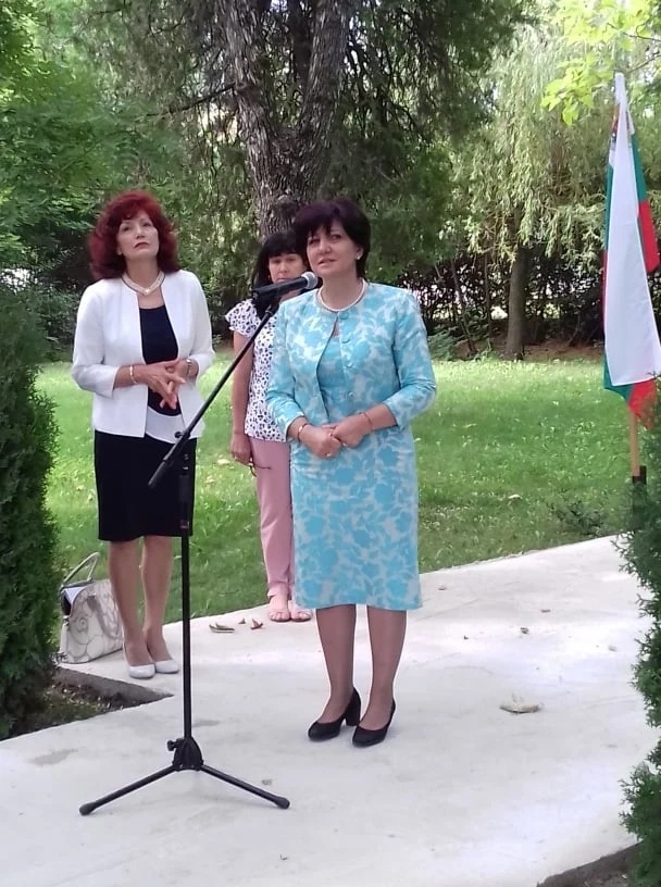Цвета Караянчева преклони глава пред капитан Атанас Кръстев