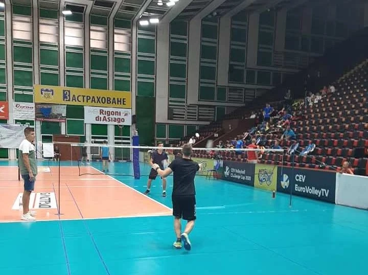 Силен, но спортсменски Трети национален турнир по бадминтон „Георги Бенковски”