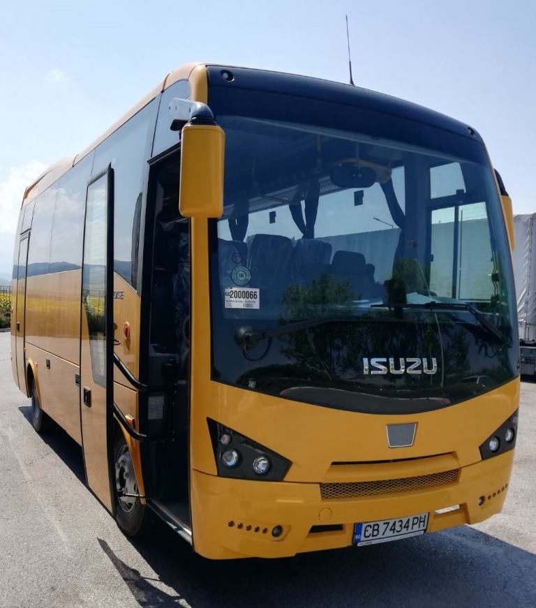 МОН подари нов автобус на НПГГС „Христо Ботев”