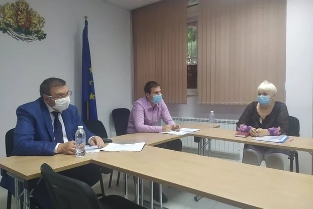 Отново 8 нови болни от Ковид-19, сред тях и медицински лица