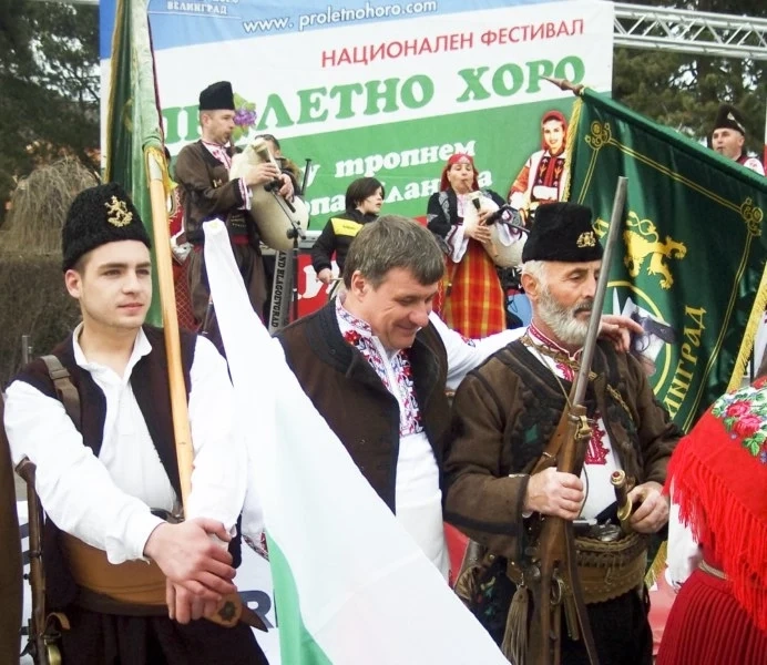 Хотелите се напълниха за Деветото \