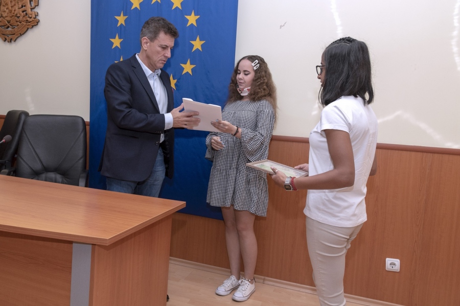 Тодор Попов към младите хора на Пазарджик: „Вие сте бъдещите управленци на общината“