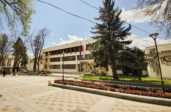 Държавата отпуска пари за лаптопи в училищата в общината