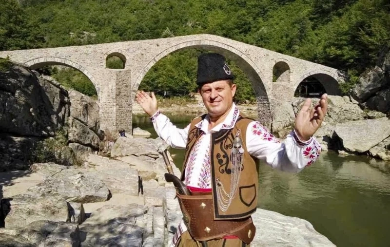 Певецът Николай Славеев сам си улови шаран и пъстърва за празника