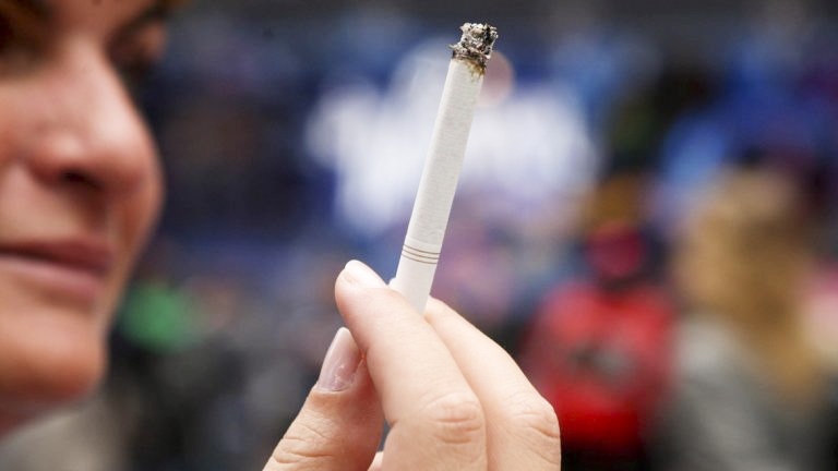 Инспектори дебнат за пушене в закрити обществени места