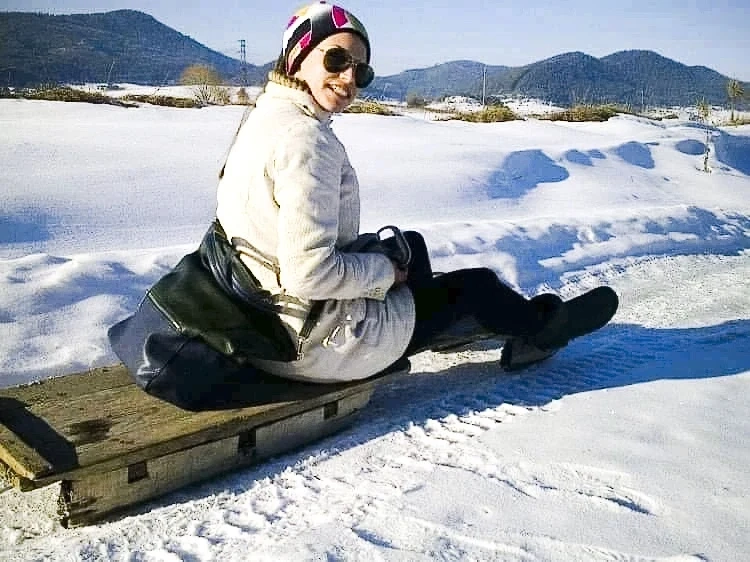 Снегът извади уникалния равногорски „кабролет”