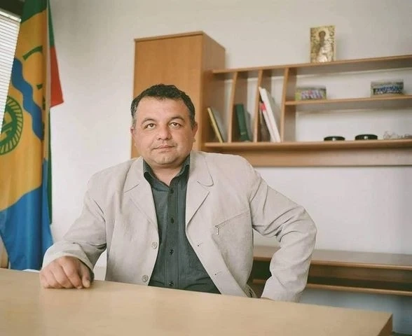 Прекратиха правомощията на кмета на Ветрен дол