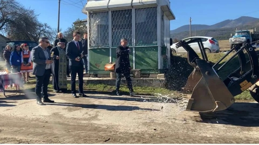 Д-р Коев направи първа копка за закриване и рекултивация на общинското депо за битови отпадъци