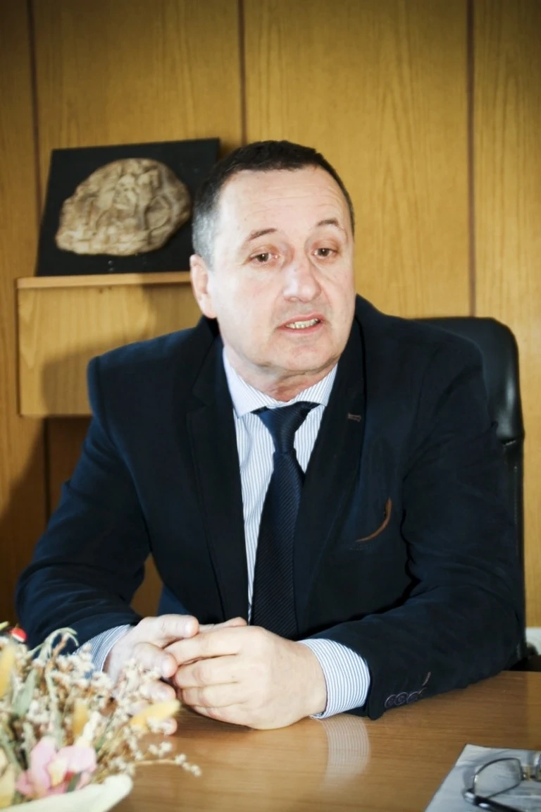 Първото средищно училище в Чепинско почита Апостола и се готви за 100-годишнината