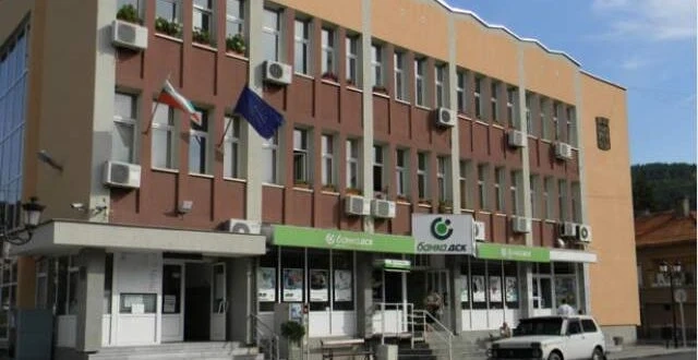 Заради болен служител затвориха Община Брацигово за ден