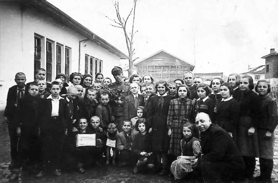 Мечки, диверсанти и вражески самолети били изпитание за батачани