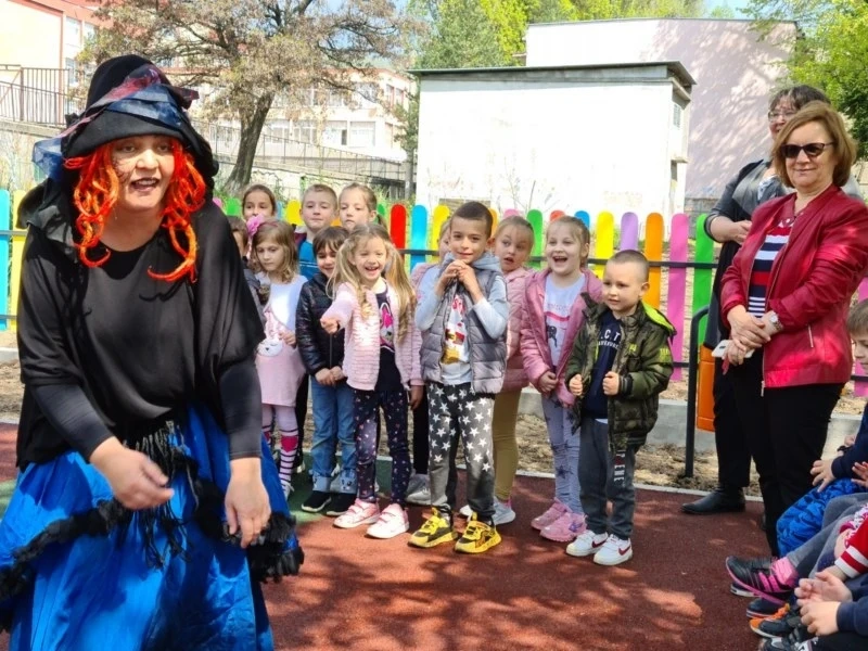 Децата на Пещера ще се радват на нова придобивка, кметът я откри