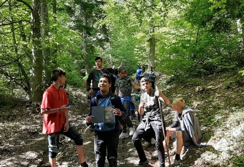 Момчетата от ВУИ-Ракитово на масов поход до крепостта Кулата