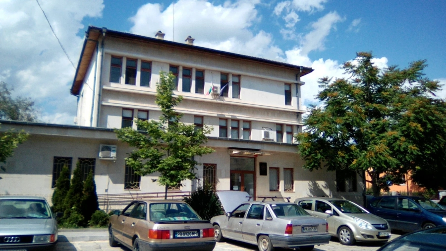Излязоха с възвание за запазването на Панагюрския съд, излизат и на протест
