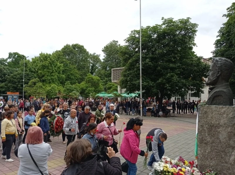 Областният град почете Христо Ботев и падналите за България (снимки)