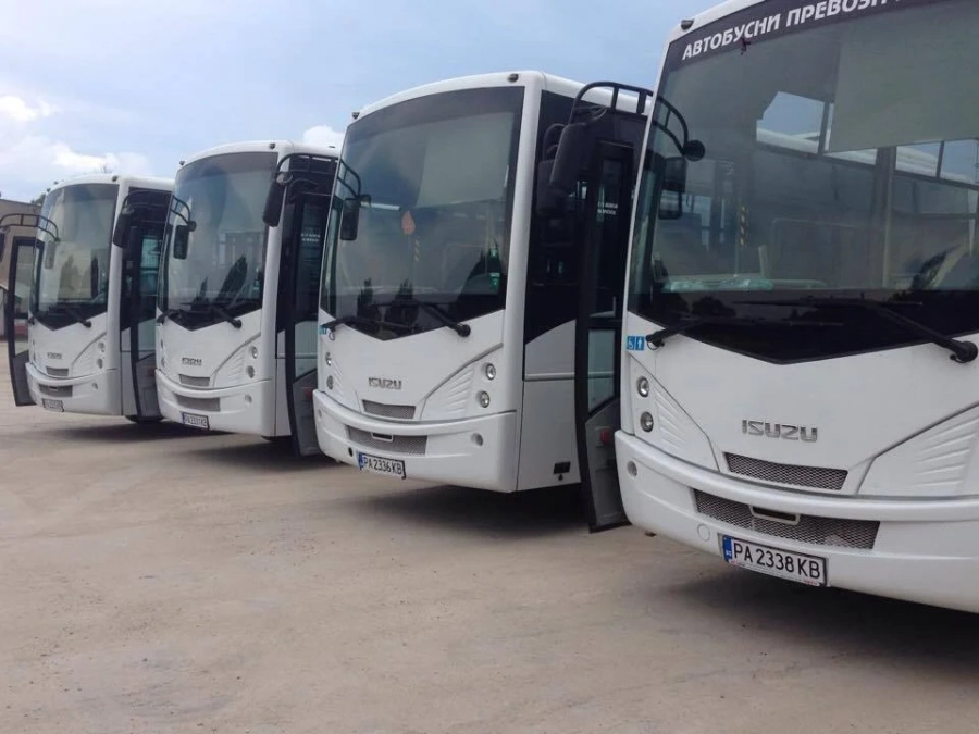 Автобуси заменят тролеите в неделя, променени маршрути