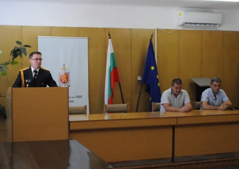 Министър Рашков награди шефа на ”Криминална полиция” на РУ-Пазарджик с най-високото отличие