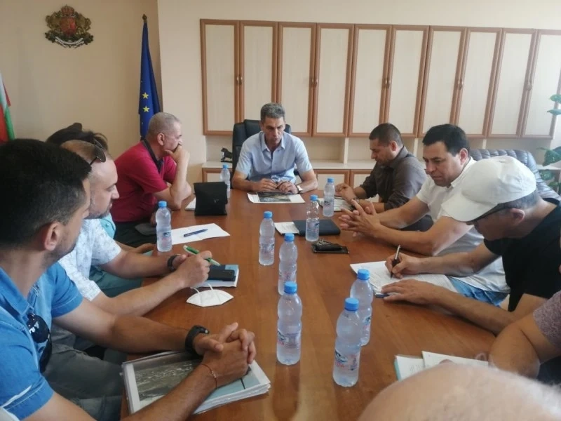 Премахват нерегламентираното сметище на ул. ”Веслец”