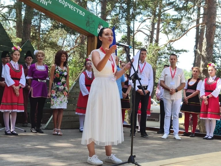 “Нека да пазим тази пъстротия!“, призова Руса Каврошилова от Петия национален събор