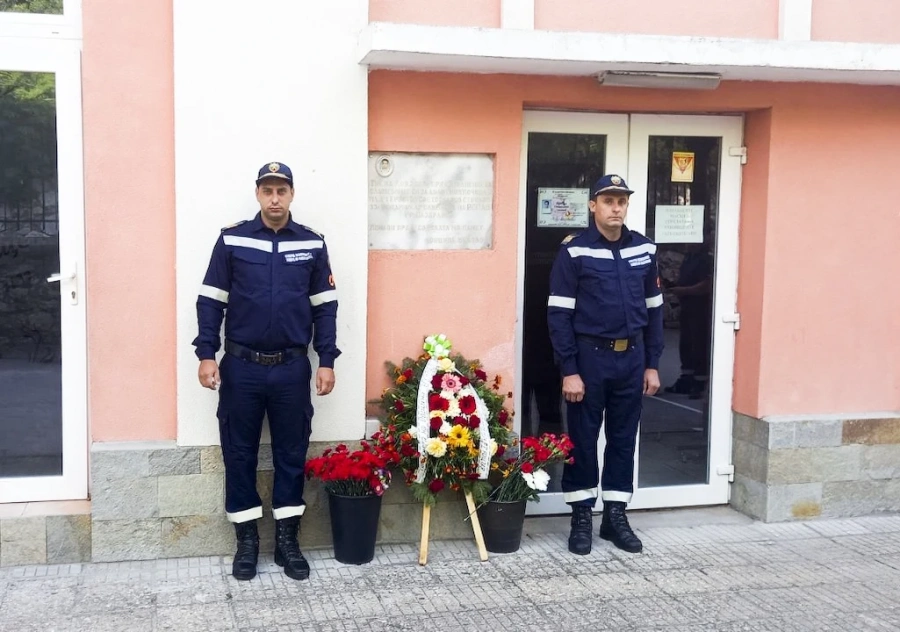 Минута мълчание в памет на младеши-лейтенант Кръстьо Стоянов