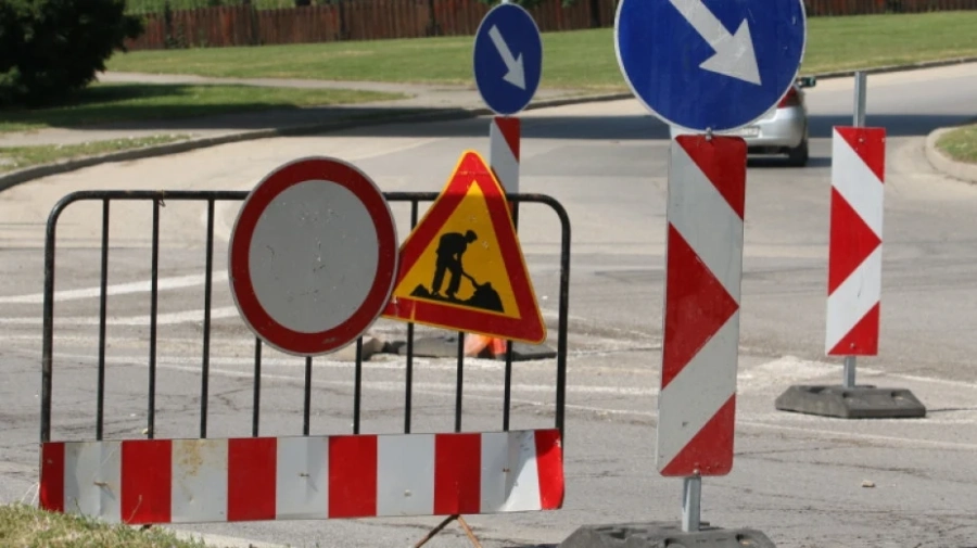 Лозенци започнаха протести заради пътя