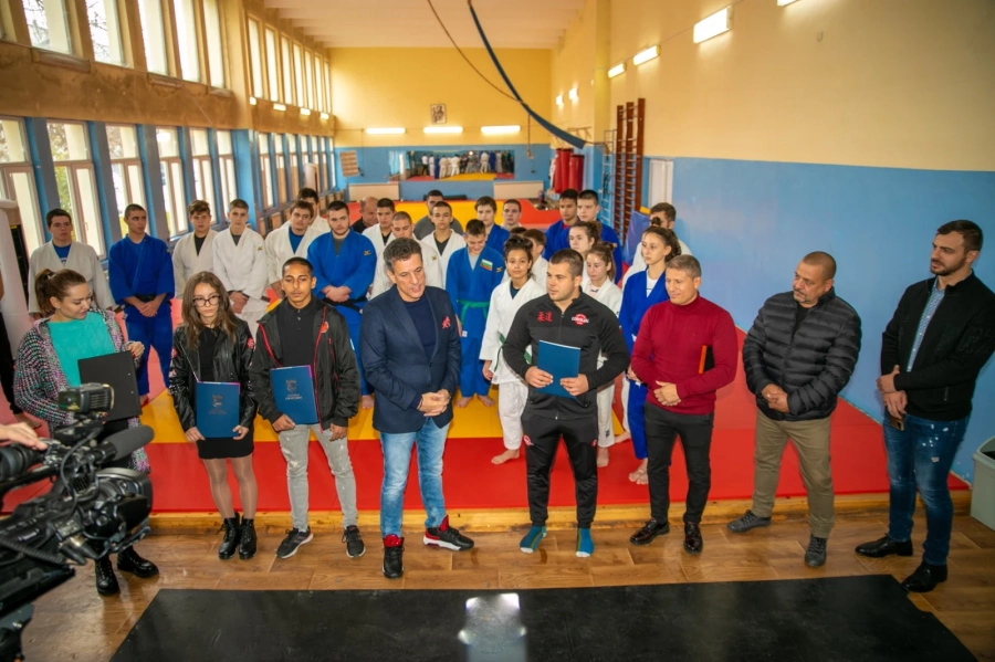 Община Пазарджик награди още шампиони!