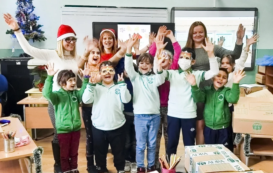 Наши ученици в eTwinning проект ”Докато чакам с нетърпение Коледа”