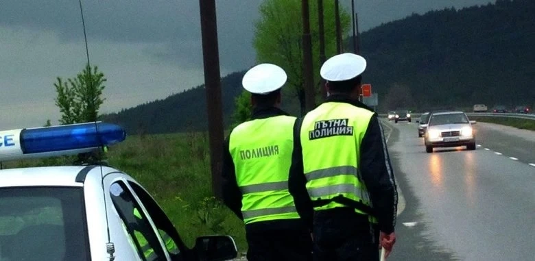 И жандармеристи по натоварените пътища по празниците