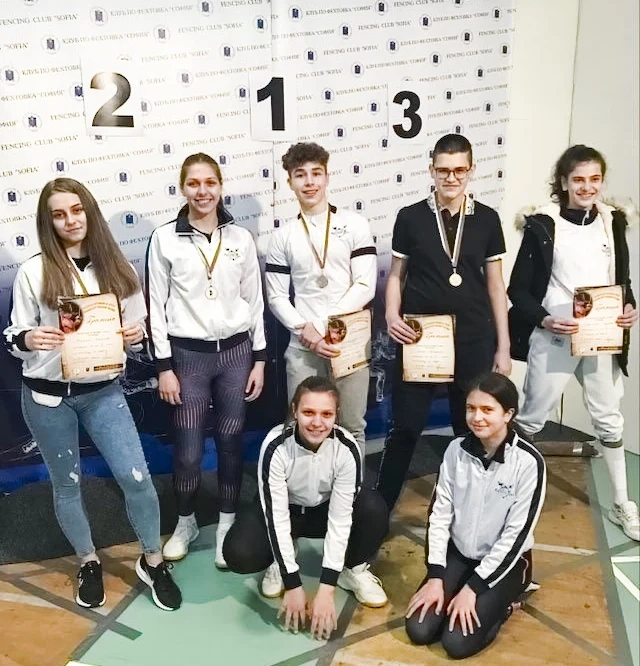 Шест медала за фехтовачите на СК ”Пентатлон”