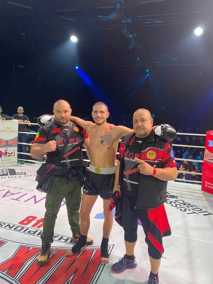 Спортист №1 на Пазарджик Александър Рибников с престижна победа на MAX Fight 48