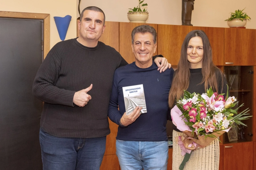 Кметът Тодор Попов се срещна с автора на книгата „Доизмислено щастие“